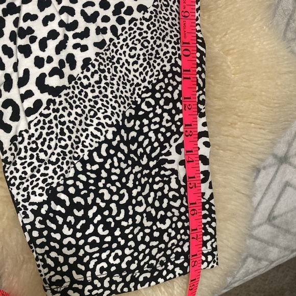 Black and white animal print size 30W - Picture 7 of 9